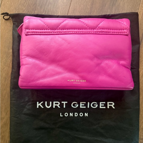 KURT GEIGER LONDON KENSINGTON SOFT MEDIUM FUCHSIA CROSSBODY BAG - BRIGHT PINK - Picture 8 of 12